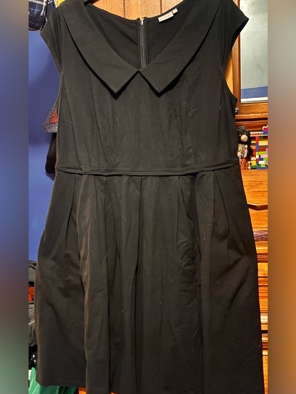 eshakti Black Empire Waist Sleeveless Dress with Peter Pan Collar - with pockets